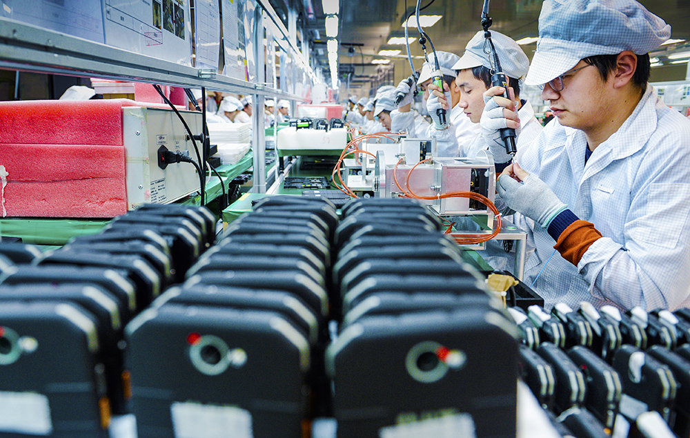 兩路寸灘保稅港區(qū) 生產(chǎn)智能終端產(chǎn)品超1億臺